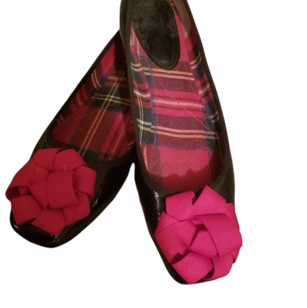 J. RENEE SHOE FLATS SZ 12 color black with red bow